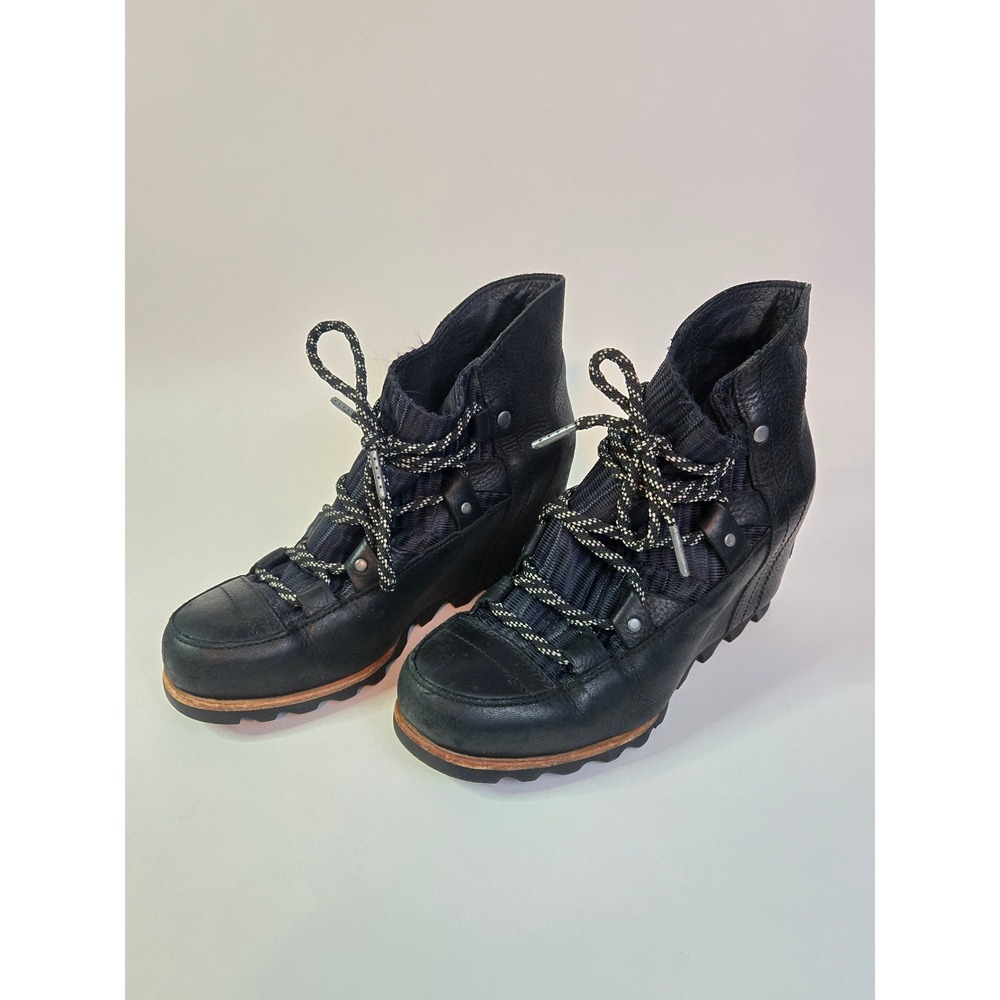 Sorel Joan of Arctic Wedge II Black Leather Ankle Boots NL2628-010 Womens 6.5